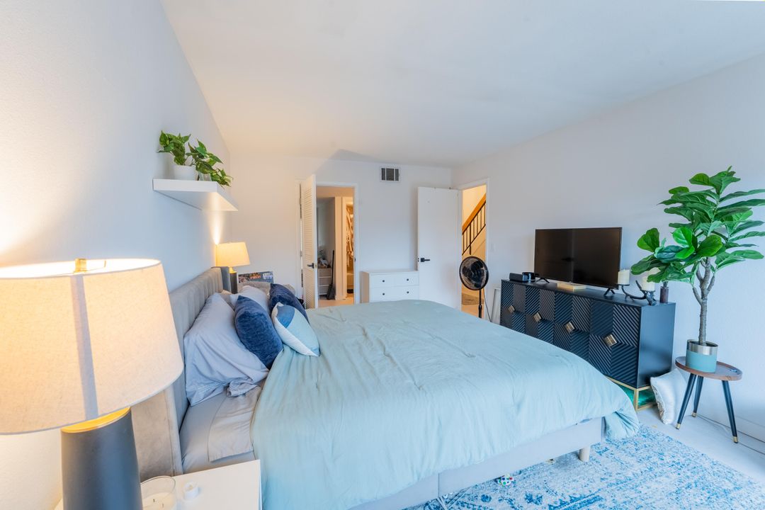 На продажу: $299,000 (2 спален, 2 ванн, 1378 Квадратных фут)