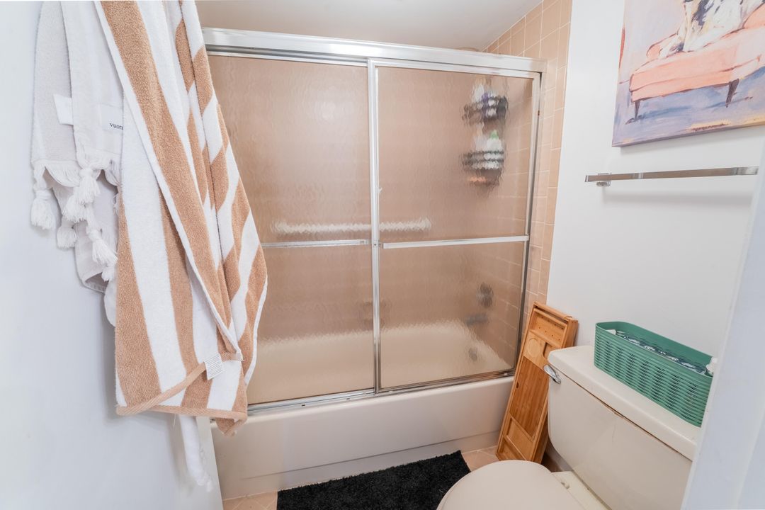 На продажу: $299,000 (2 спален, 2 ванн, 1378 Квадратных фут)