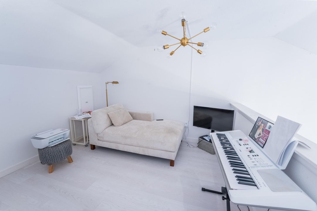 На продажу: $299,000 (2 спален, 2 ванн, 1378 Квадратных фут)