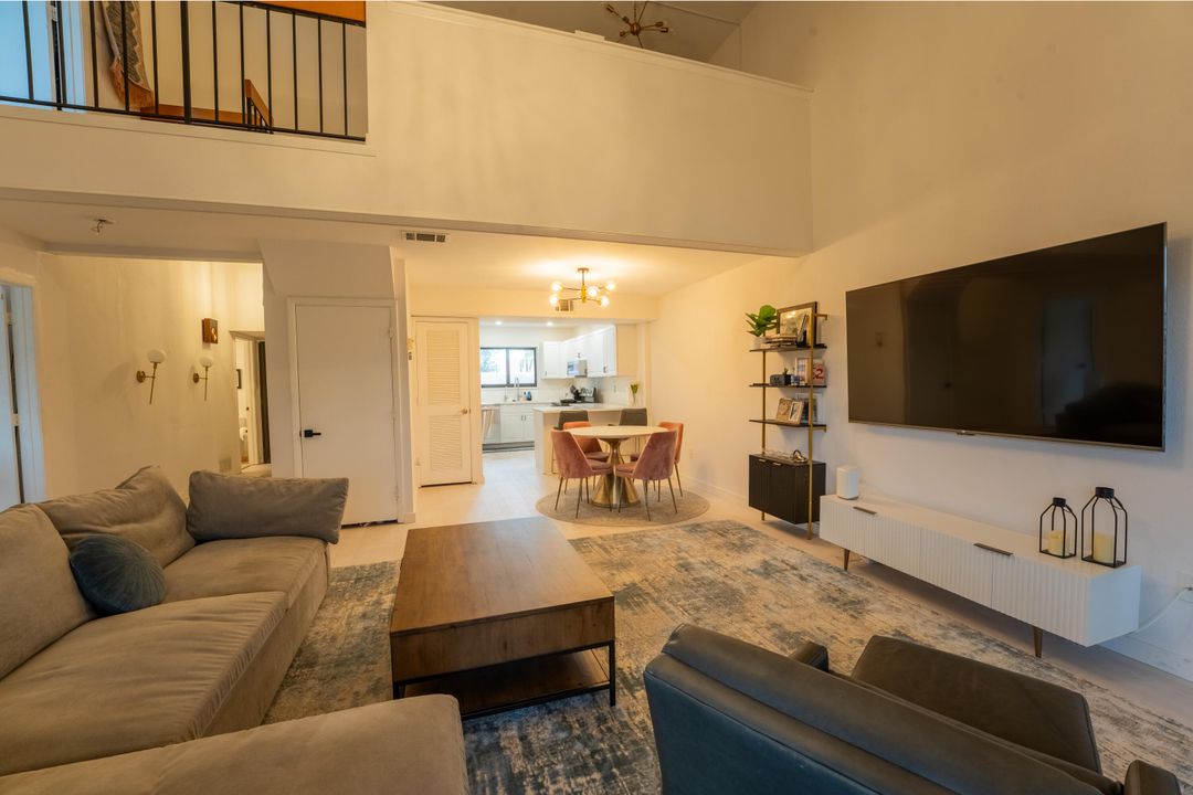 На продажу: $299,000 (2 спален, 2 ванн, 1378 Квадратных фут)