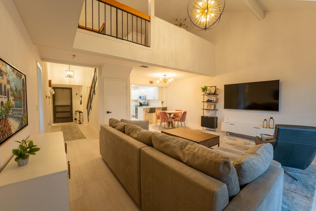 На продажу: $299,000 (2 спален, 2 ванн, 1378 Квадратных фут)