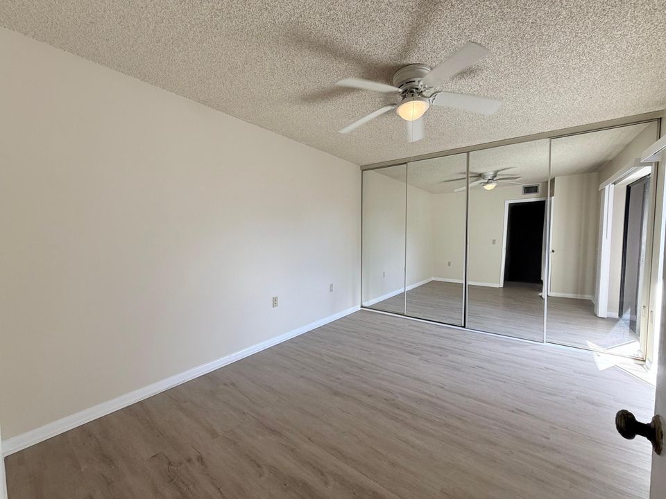 Active With Contract: $1,895 (2 beds, 2 baths, 1236 Square Feet)