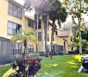 For Rent: $1,750 (1 beds, 1 baths, 758 Square Feet)