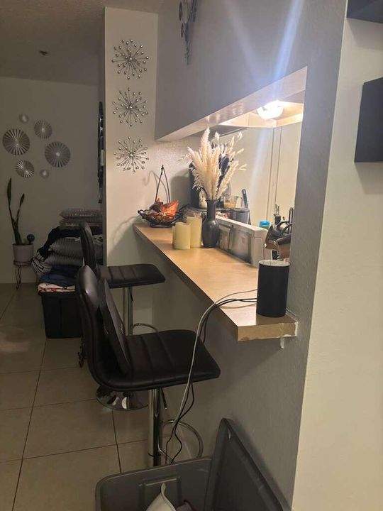 For Rent: $1,750 (1 beds, 1 baths, 758 Square Feet)