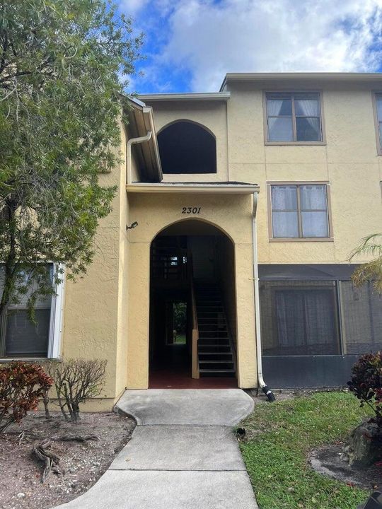 For Rent: $1,750 (1 beds, 1 baths, 758 Square Feet)