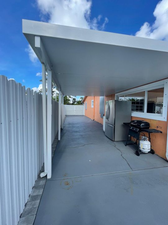 合同活跃: $3,500 (3 贝兹, 3 浴室, 1440 平方英尺)