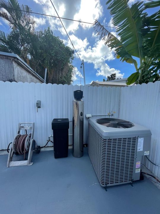 合同活跃: $3,500 (3 贝兹, 3 浴室, 1440 平方英尺)