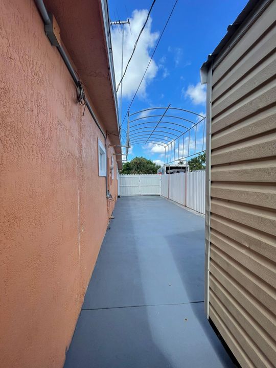 合同活跃: $3,500 (3 贝兹, 3 浴室, 1440 平方英尺)