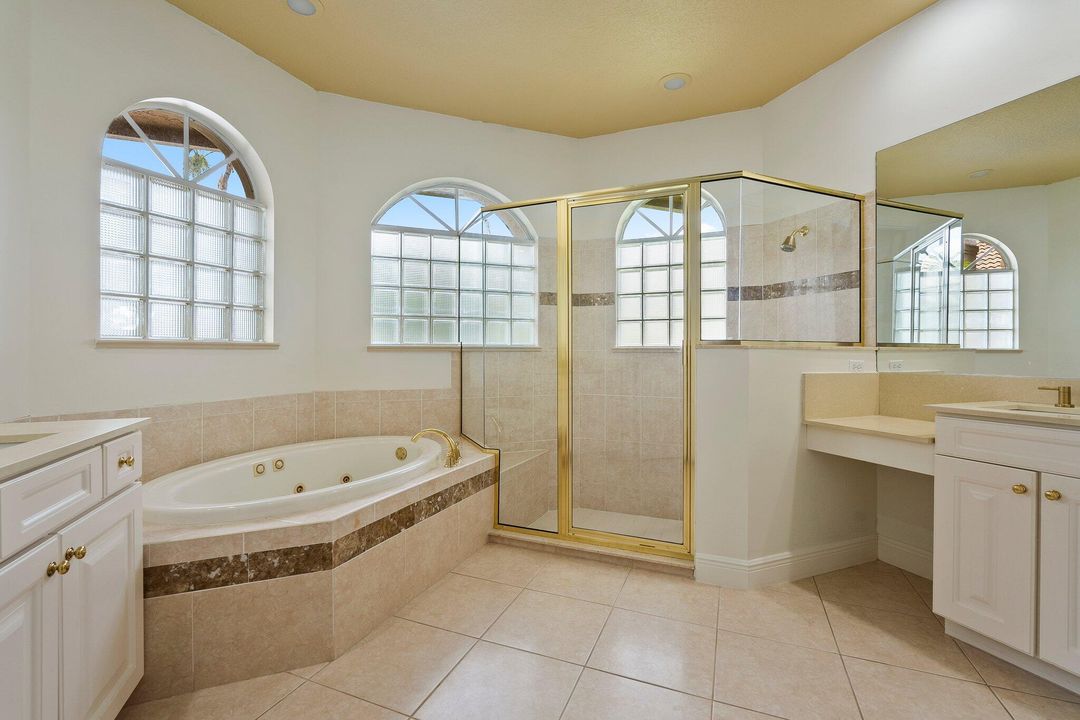 Activo con contrato: $575,000 (3 camas, 3 baños, 2724 Pies cuadrados)