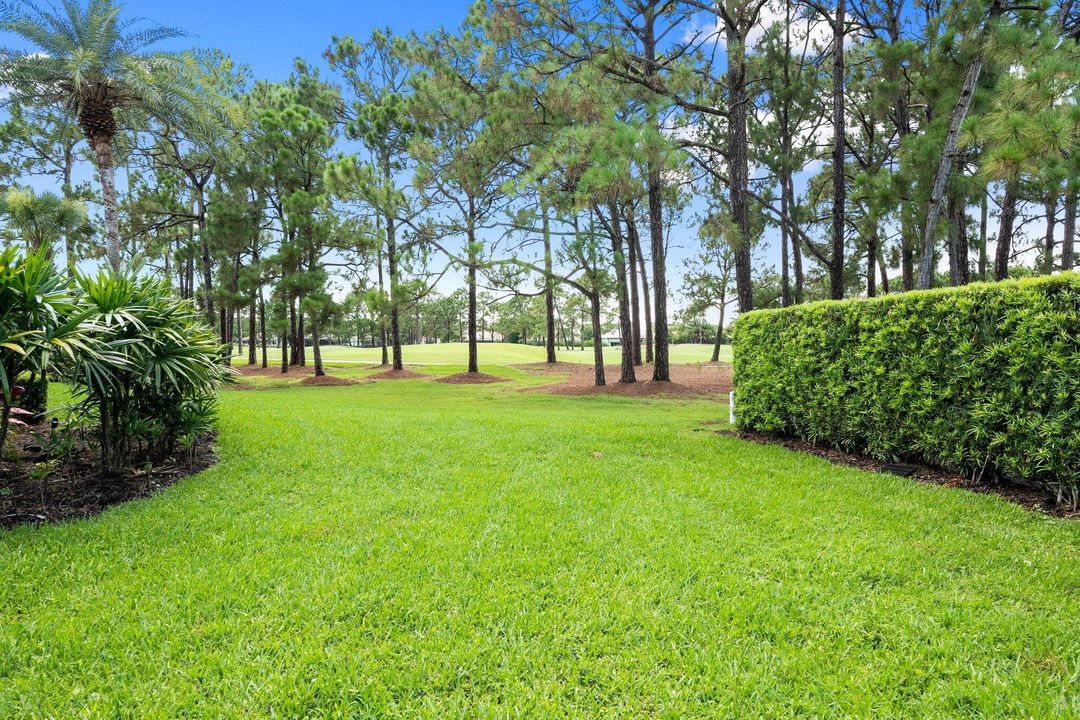 Activo con contrato: $575,000 (3 camas, 3 baños, 2724 Pies cuadrados)