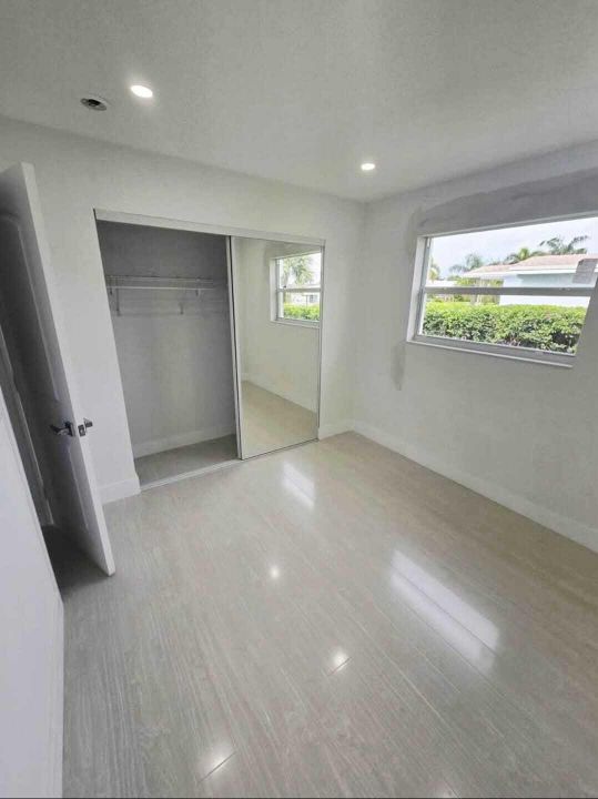 For Sale: $410,000 (3 beds, 1 baths, 936 Square Feet)