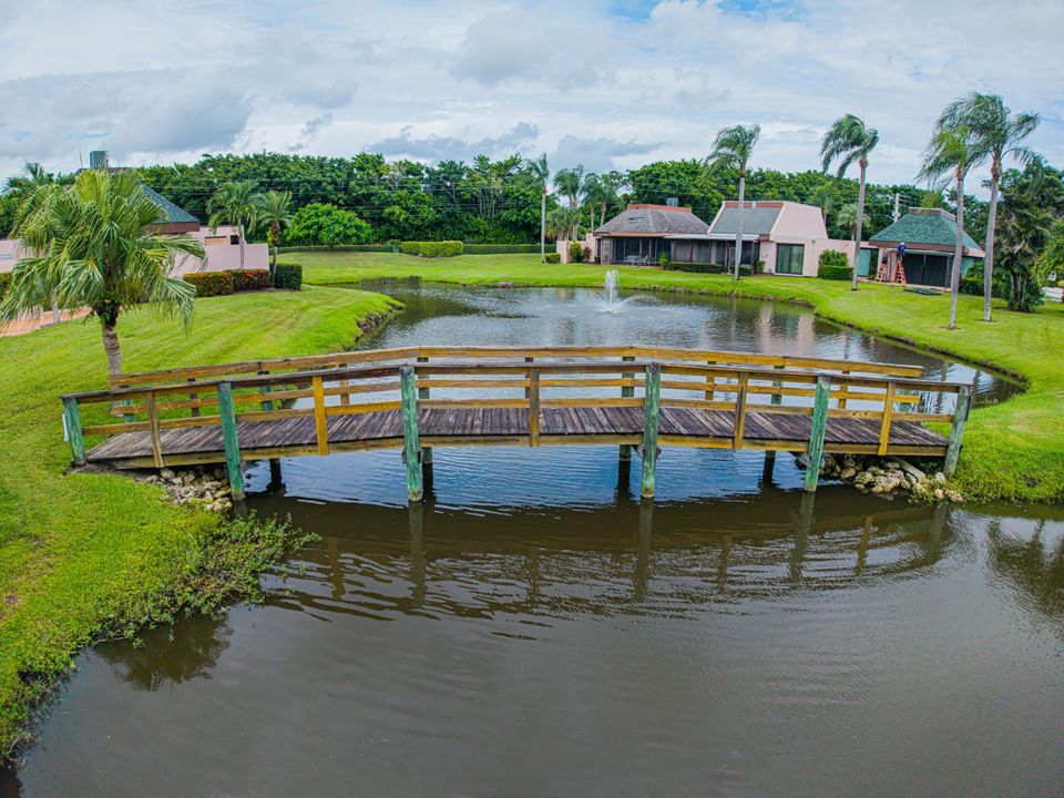 На продажу: $299,000 (2 спален, 2 ванн, 1378 Квадратных фут)