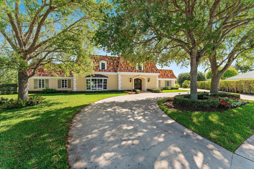 Recently Sold: $3,750,000 (4 beds, 4 baths, 5197 Square Feet)