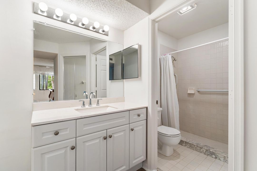 For Sale: $150,000 (2 beds, 2 baths, 996 Square Feet)