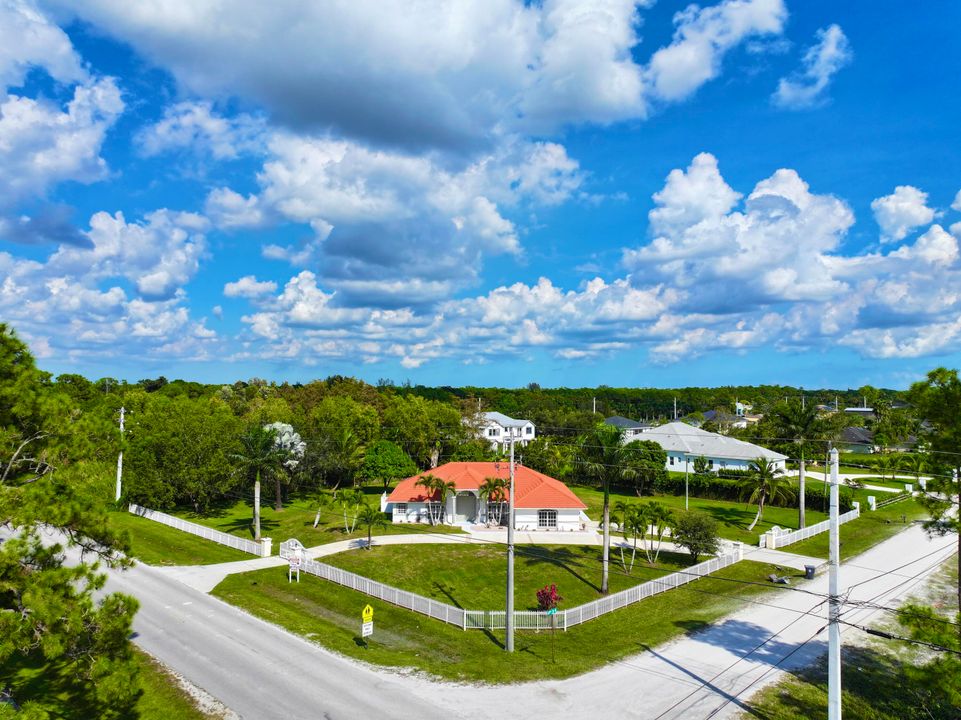 待售: $899,000 (4 贝兹, 3 浴室, 2301 平方英尺)