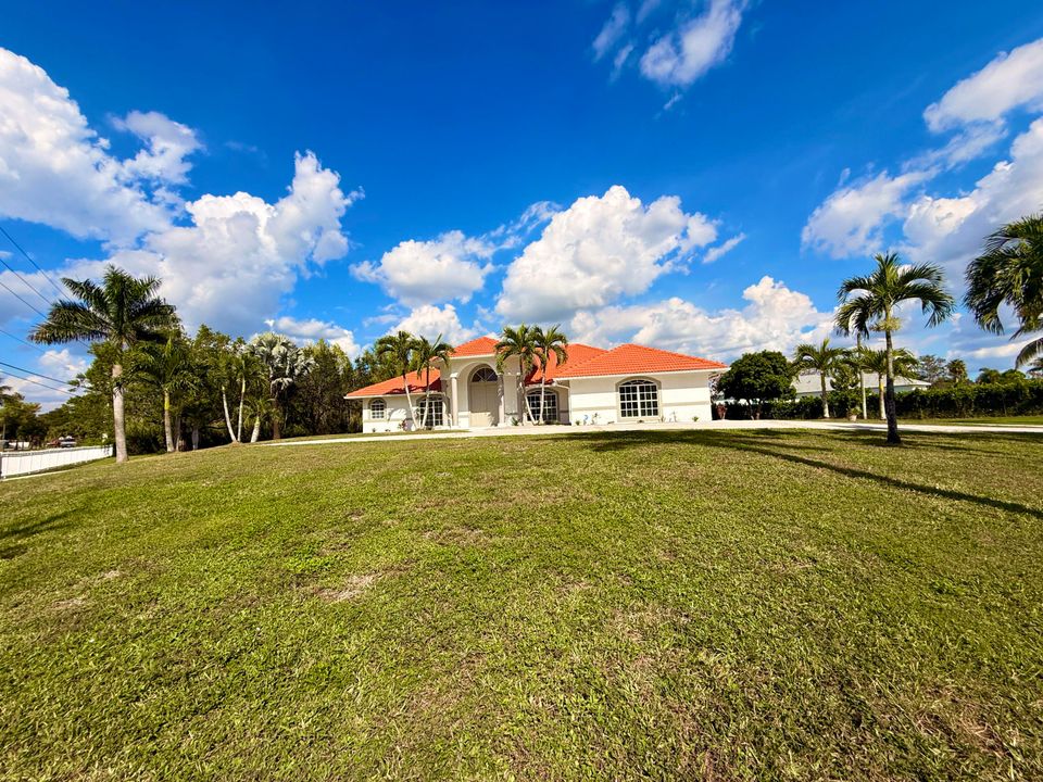 待售: $899,000 (4 贝兹, 3 浴室, 2301 平方英尺)