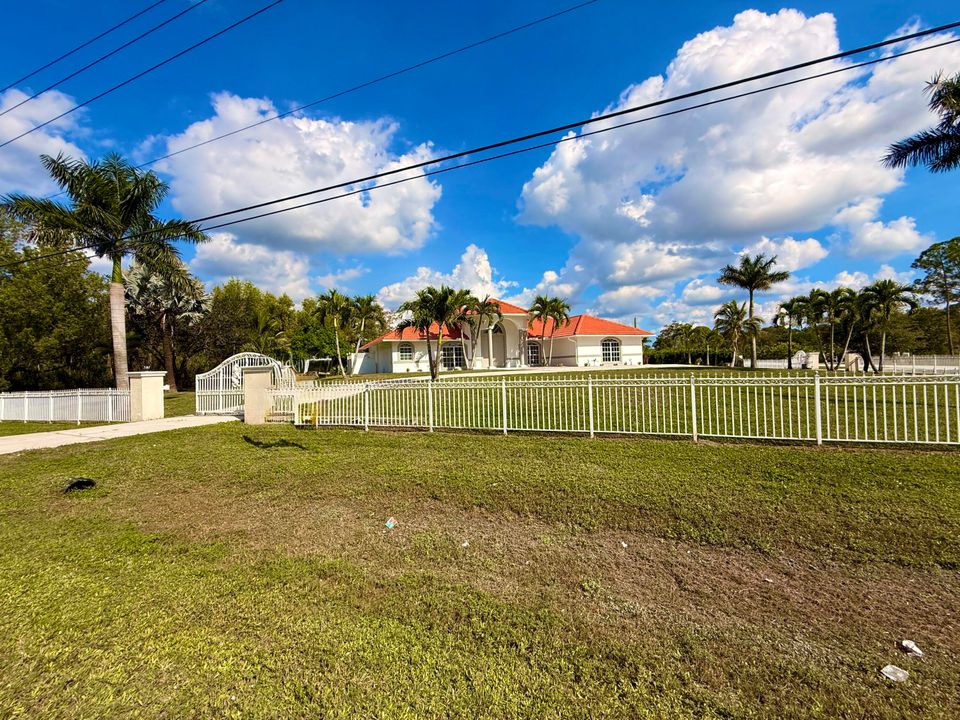 待售: $899,000 (4 贝兹, 3 浴室, 2301 平方英尺)