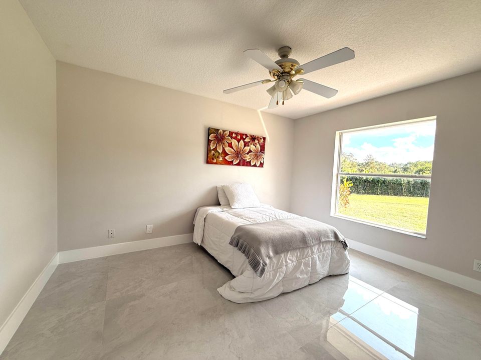 待售: $899,000 (4 贝兹, 3 浴室, 2301 平方英尺)