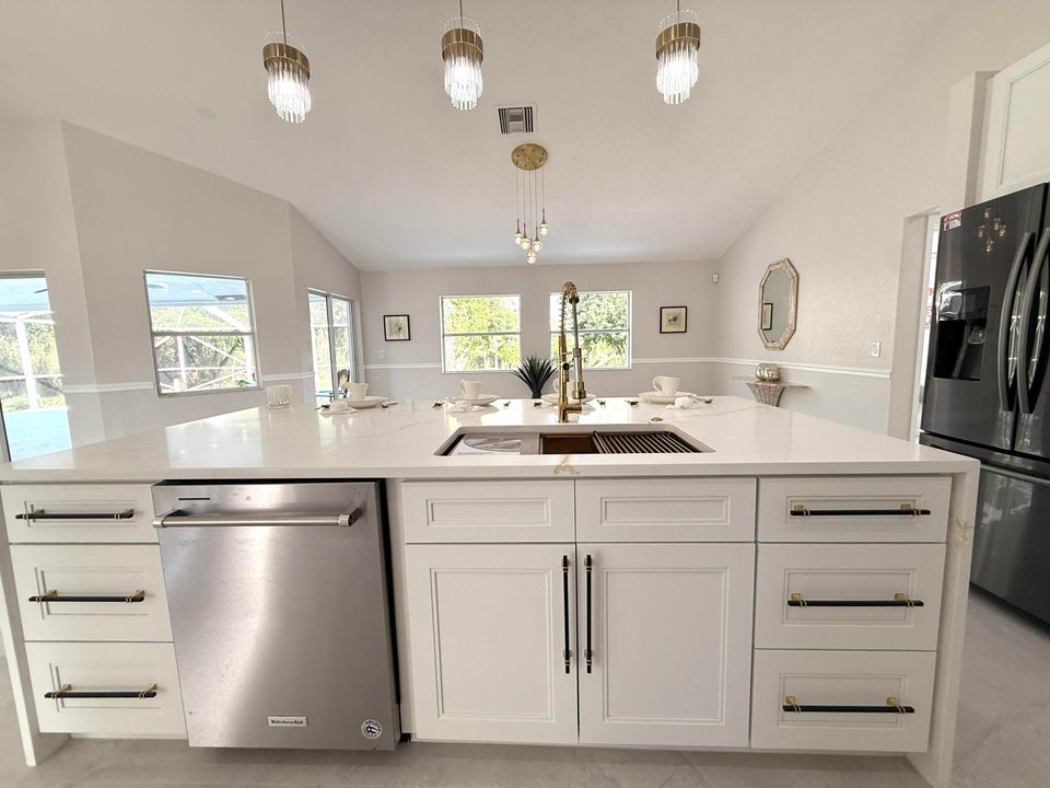 待售: $899,000 (4 贝兹, 3 浴室, 2301 平方英尺)