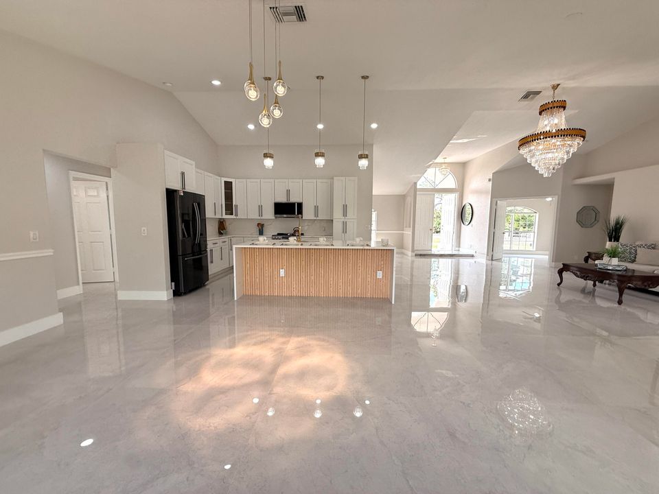 待售: $899,000 (4 贝兹, 3 浴室, 2301 平方英尺)