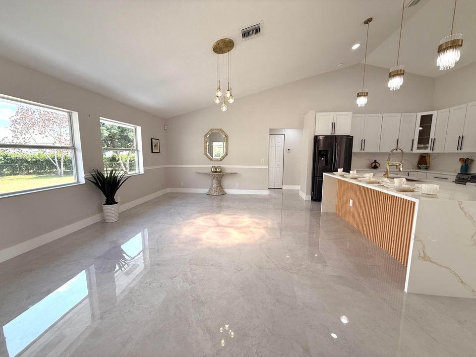 待售: $899,000 (4 贝兹, 3 浴室, 2301 平方英尺)