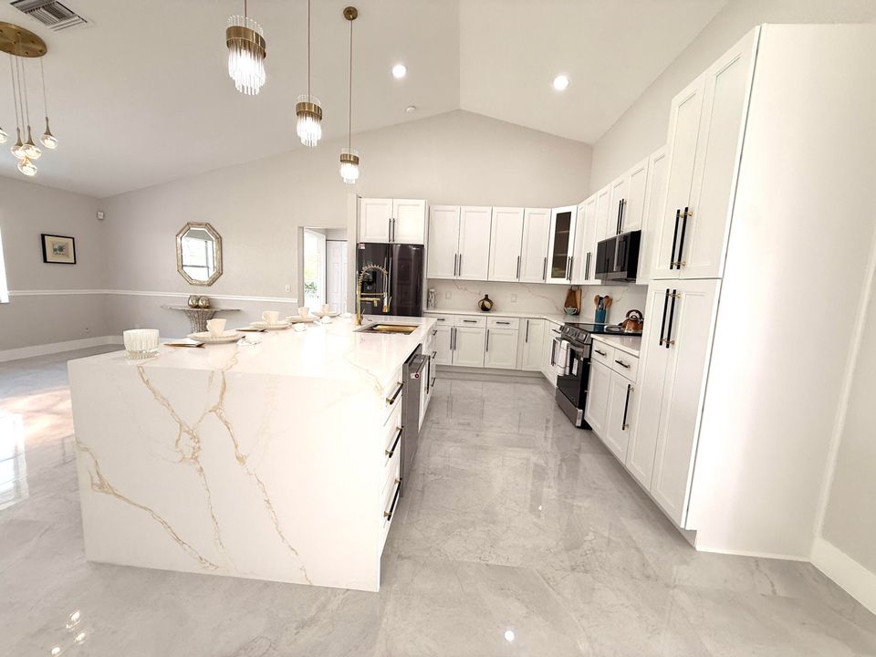 待售: $899,000 (4 贝兹, 3 浴室, 2301 平方英尺)