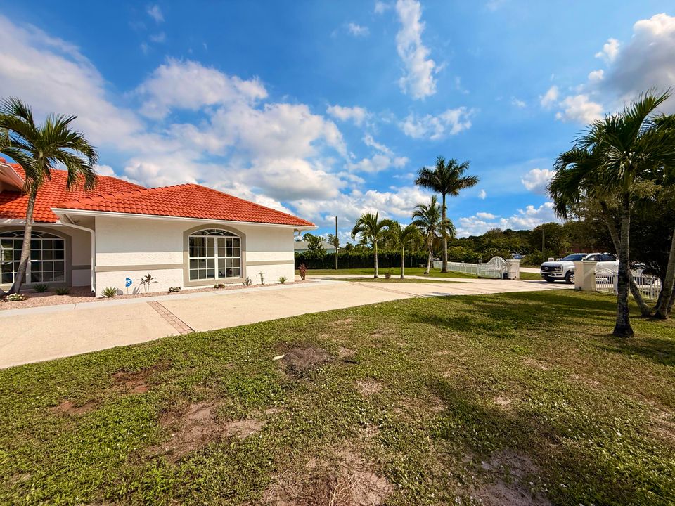 待售: $899,000 (4 贝兹, 3 浴室, 2301 平方英尺)