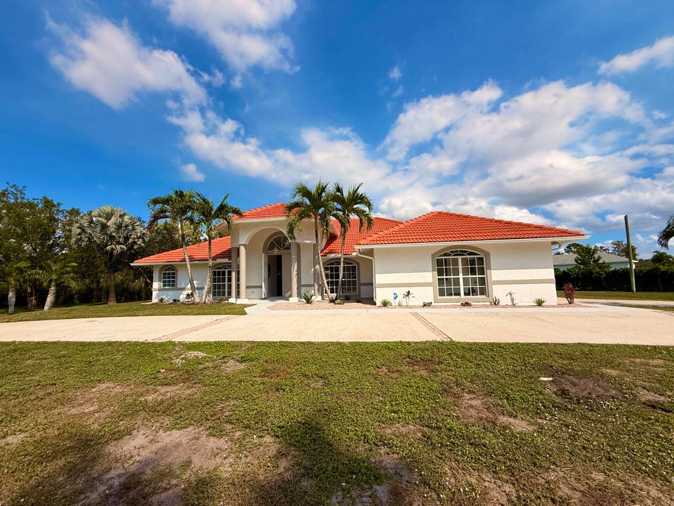 待售: $899,000 (4 贝兹, 3 浴室, 2301 平方英尺)