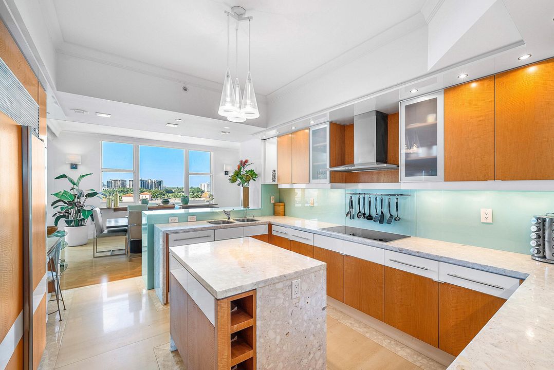 En Venta: $4,995,000 (3 camas, 4 baños, 4168 Pies cuadrados)