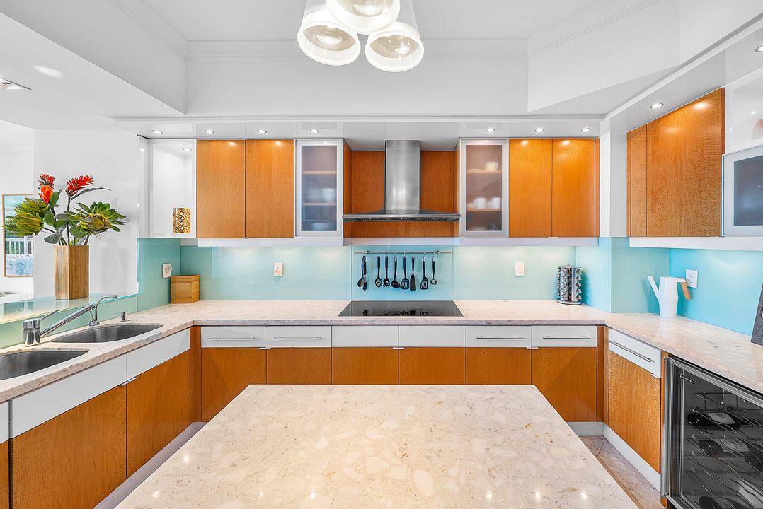 En Venta: $4,995,000 (3 camas, 4 baños, 4168 Pies cuadrados)