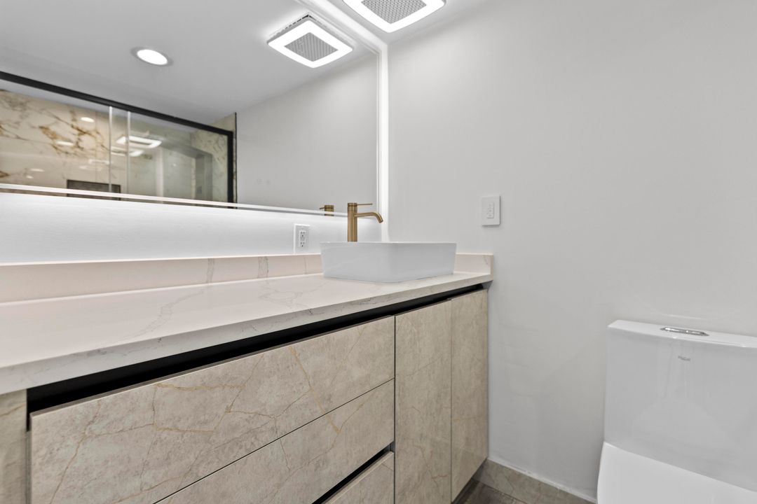 For Sale: $288,000 (2 beds, 2 baths, 1000 Square Feet)