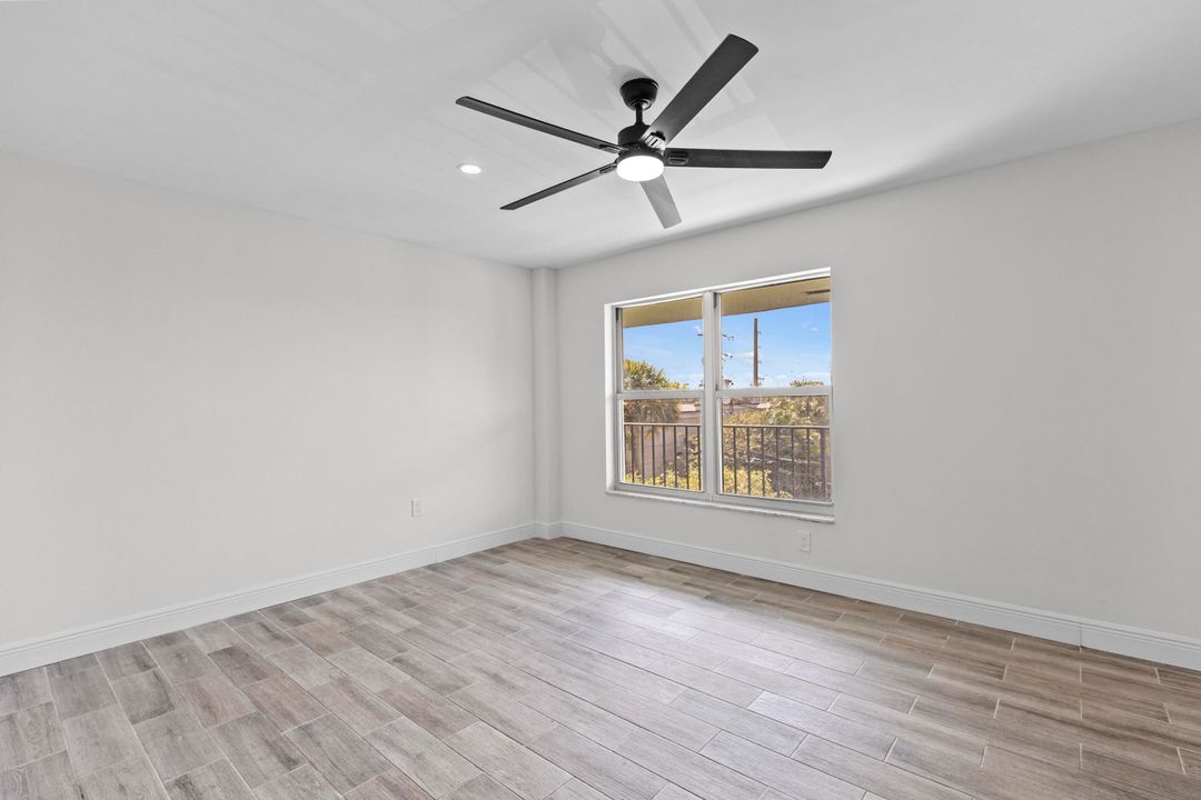 For Sale: $288,000 (2 beds, 2 baths, 1000 Square Feet)