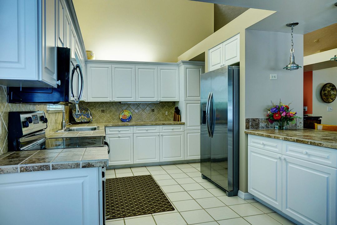 For Sale: $425,000 (3 beds, 2 baths, 1888 Square Feet)