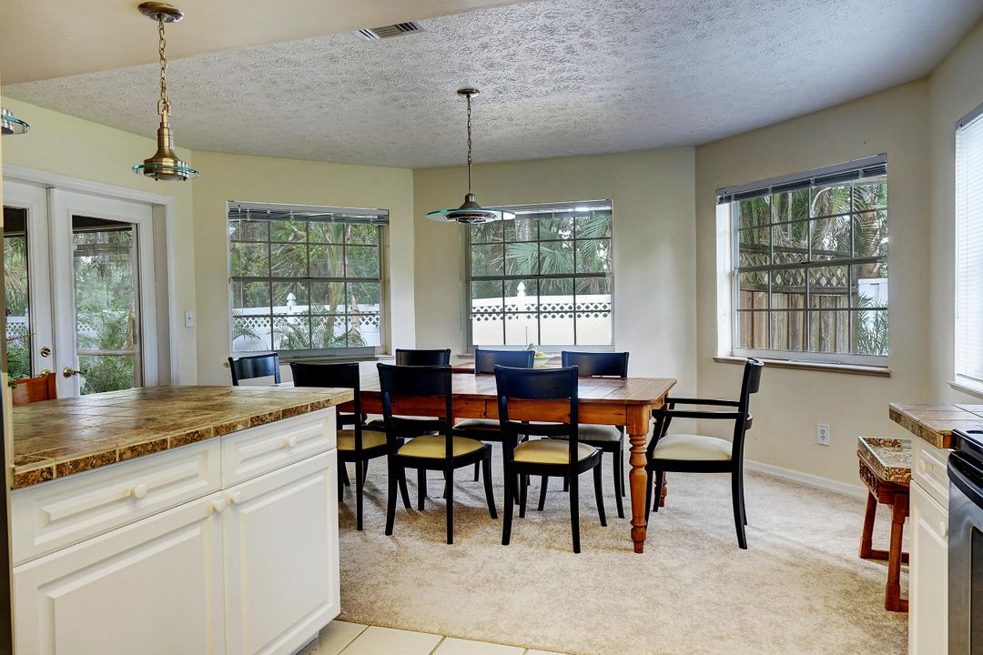 For Sale: $425,000 (3 beds, 2 baths, 1888 Square Feet)