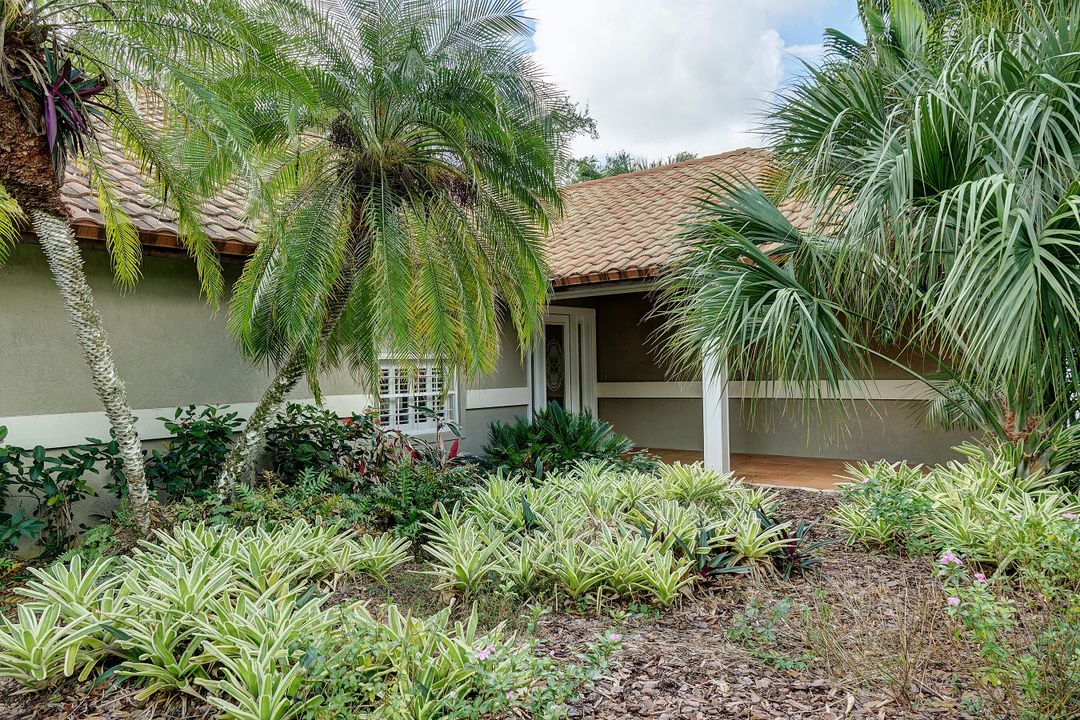 For Sale: $425,000 (3 beds, 2 baths, 1888 Square Feet)