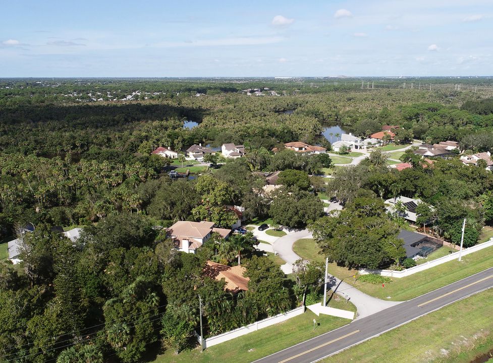 For Sale: $425,000 (3 beds, 2 baths, 1888 Square Feet)