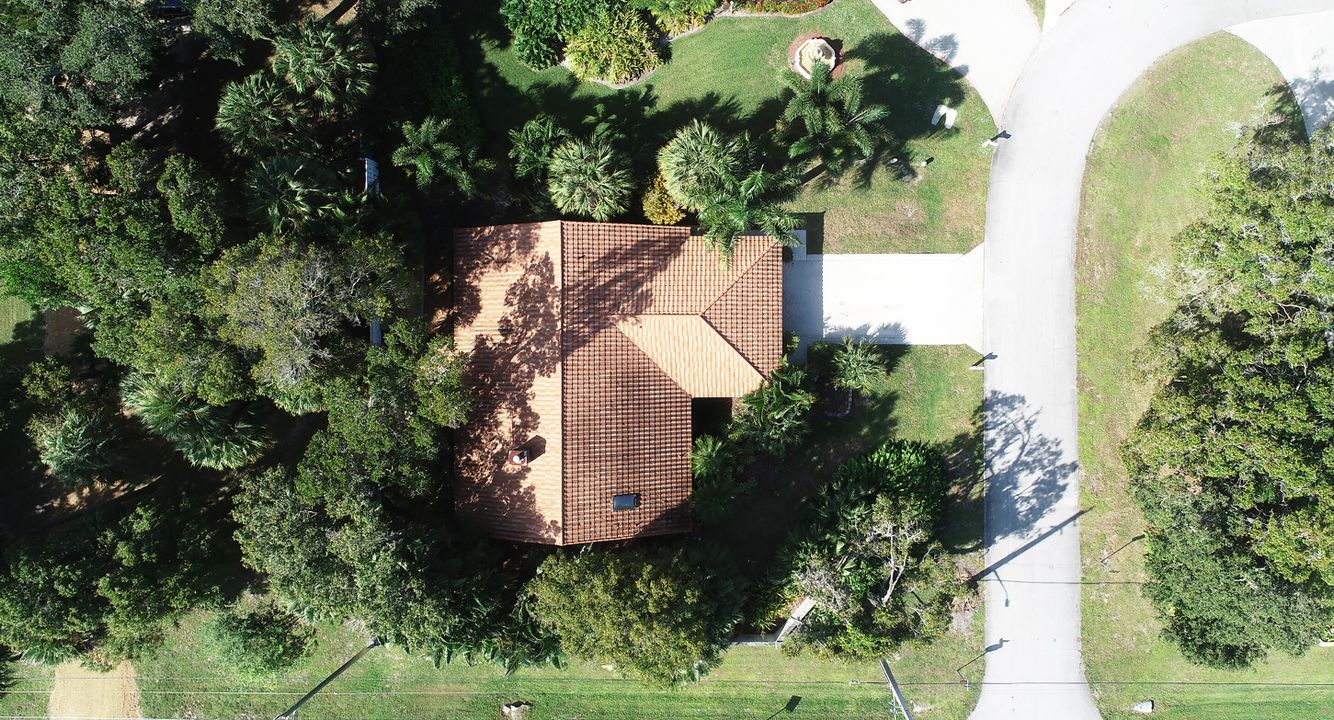 For Sale: $425,000 (3 beds, 2 baths, 1888 Square Feet)