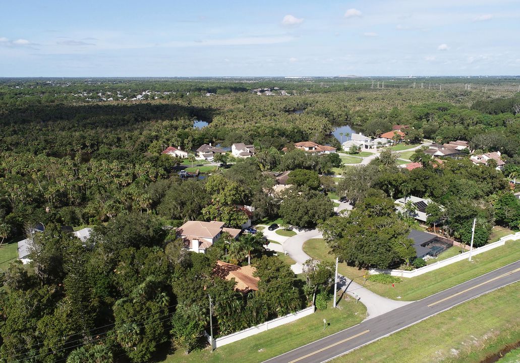 For Sale: $425,000 (3 beds, 2 baths, 1888 Square Feet)