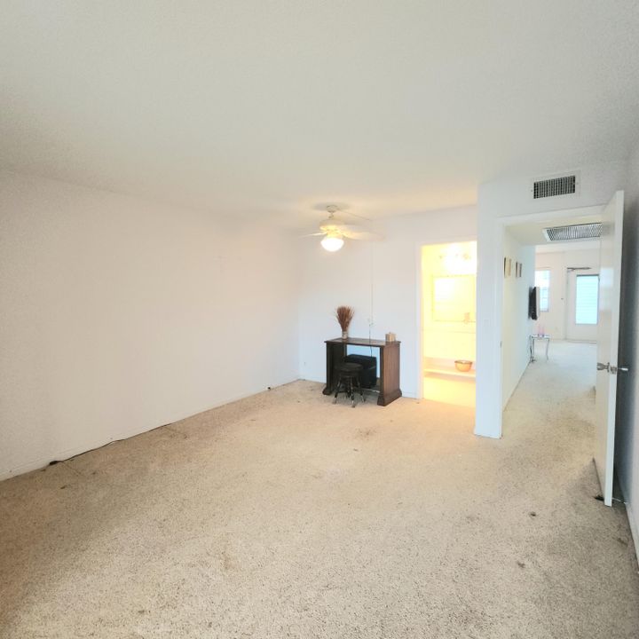 待售: $169,000 (2 贝兹, 2 浴室, 1062 平方英尺)