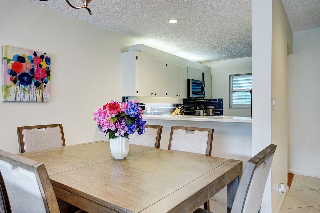 待售: $395,000 (2 贝兹, 2 浴室, 1101 平方英尺)