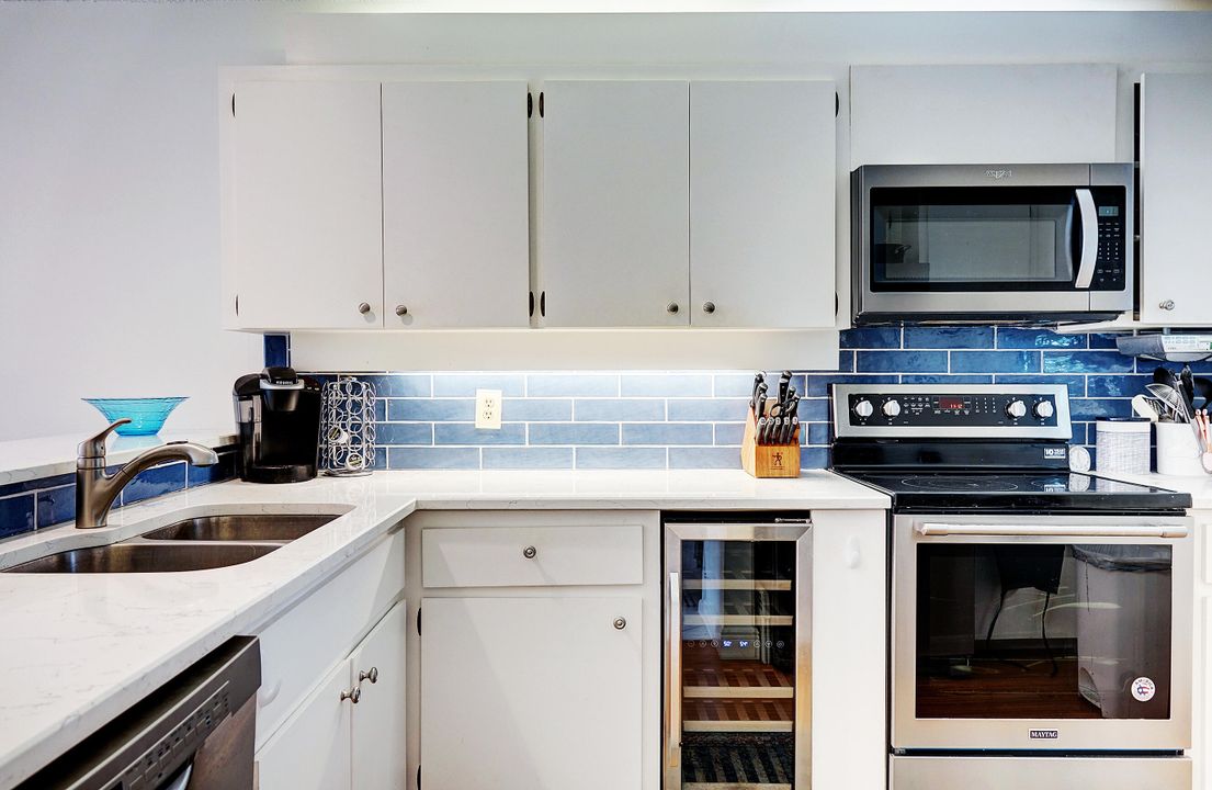 待售: $395,000 (2 贝兹, 2 浴室, 1101 平方英尺)