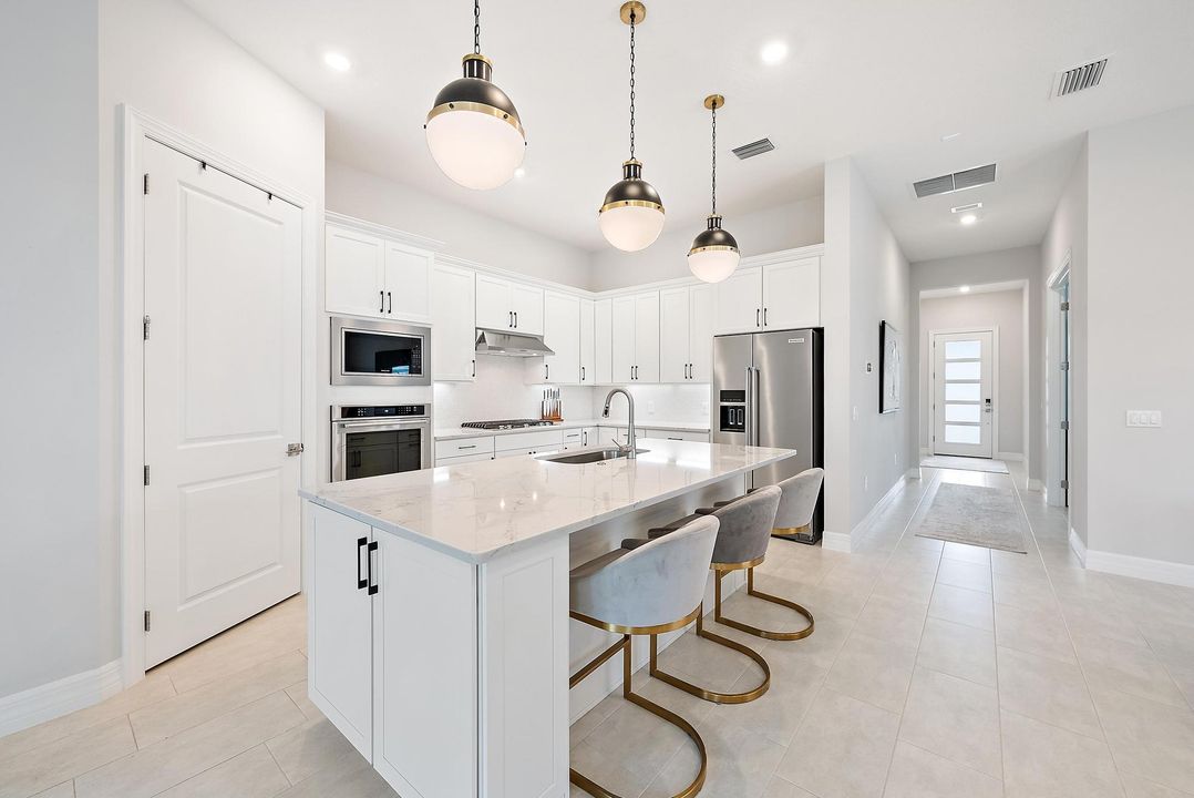 For Sale: $825,000 (3 beds, 2 baths, 2185 Square Feet)