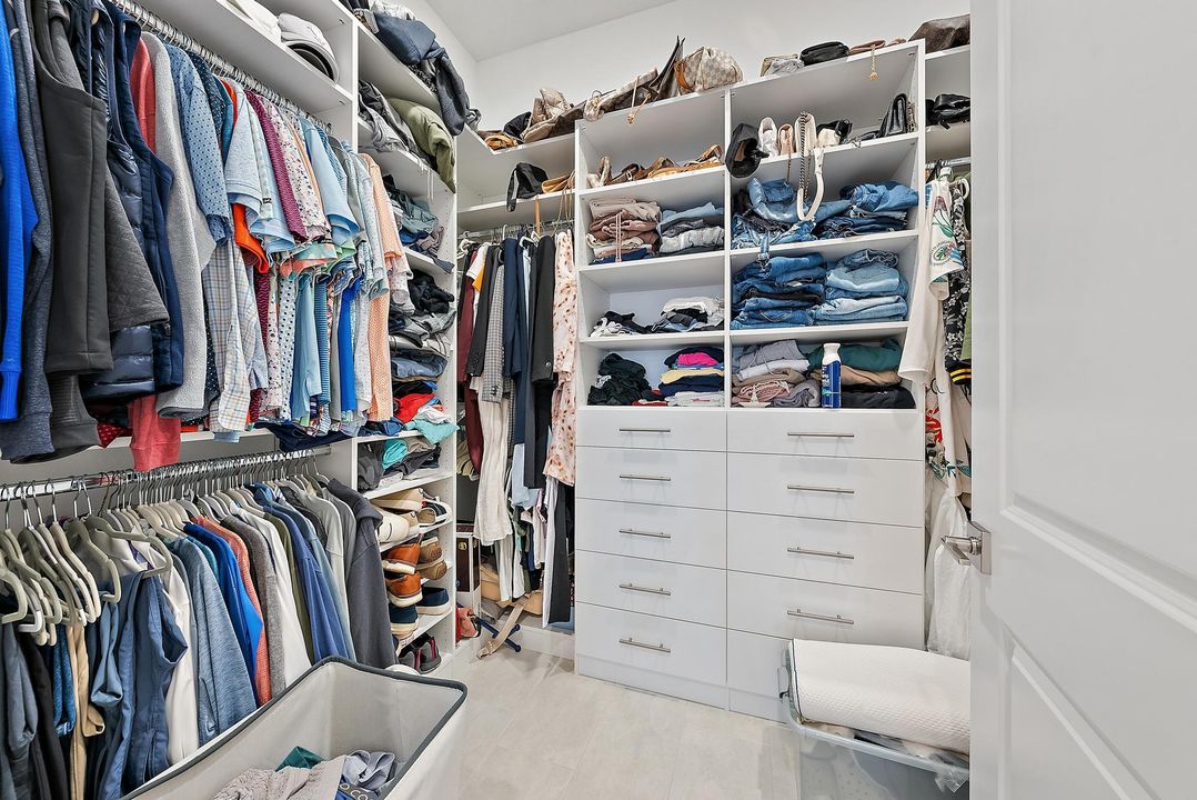 For Sale: $825,000 (3 beds, 2 baths, 2185 Square Feet)