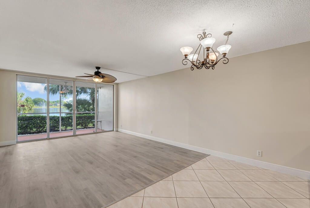 Active With Contract: $184,500 (2 beds, 2 baths, 1100 Square Feet)