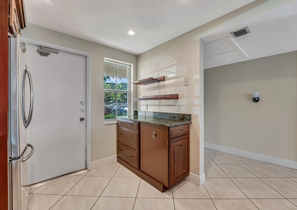 Active With Contract: $184,500 (2 beds, 2 baths, 1100 Square Feet)