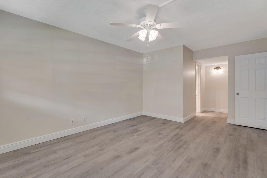 Active With Contract: $184,500 (2 beds, 2 baths, 1100 Square Feet)