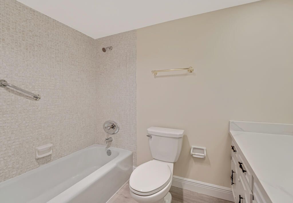 Active With Contract: $184,500 (2 beds, 2 baths, 1100 Square Feet)