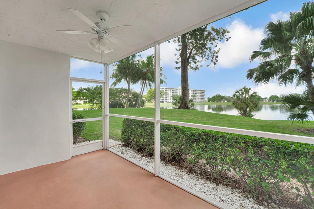 Active With Contract: $184,500 (2 beds, 2 baths, 1100 Square Feet)