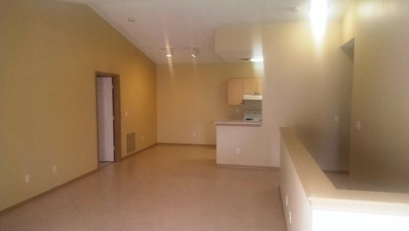 出租: $1,950 (2 贝兹, 2 浴室, 1048 平方英尺)