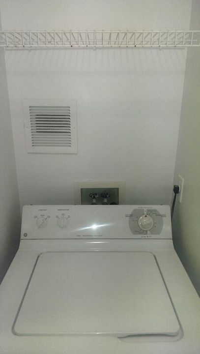 出租: $1,950 (2 贝兹, 2 浴室, 1048 平方英尺)